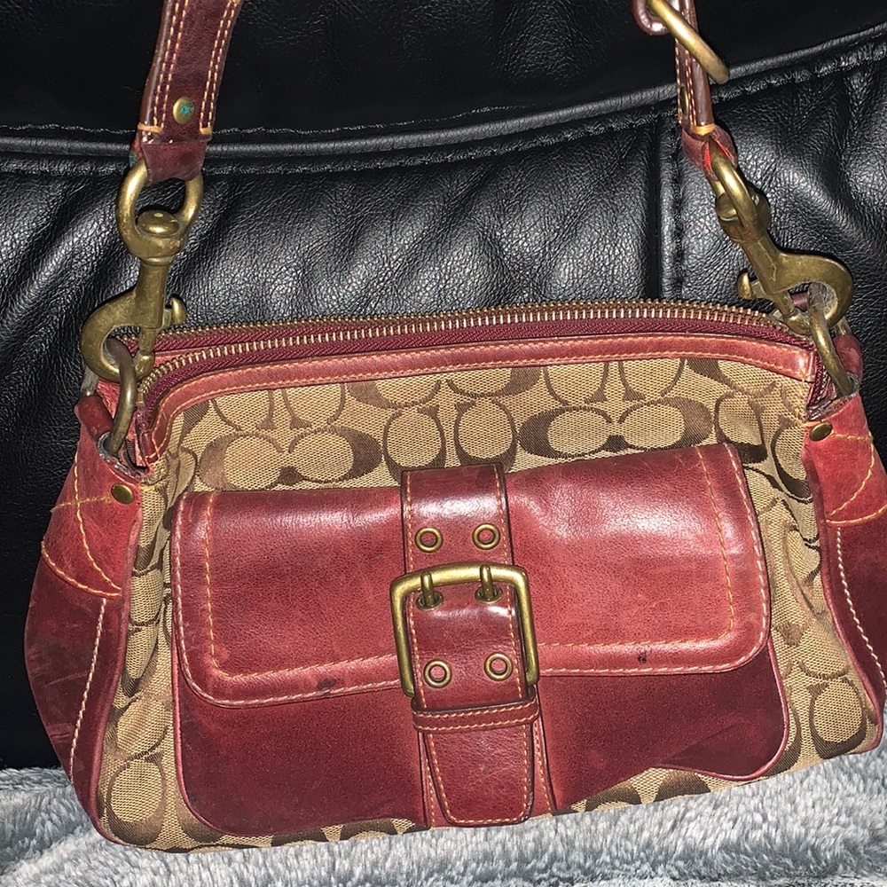 Women’s COACH handbag